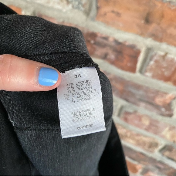 Evereve Black Julia Utility Jogger Pants - Picture 11 of 11